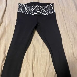 Lululemon Wunder under. Size 8